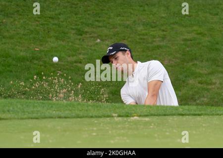 Matthew Jordan (eng) Bunker 18. grün während der BMW PGA Championship 2022 im Wentworth Club, Virginia Water, Großbritannien, 11.. September 2022 (Foto von Richard Washbrooke/News Images) Stockfoto