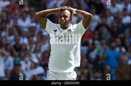 Madrid, Spanien. 11. September 2022. Rodrygo von Real Madrid reagiert während eines Spiels der Liga Santander gegen RCD Mallorca in Madrid, Spanien, am 11. September 2022. Kredit: Gustavo Valiente/Xinhua/Alamy Live Nachrichten Stockfoto