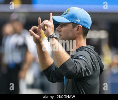 Inglewood, Usa. 11. September 2022. Ladders' Cheftrainer Brandon Staley vor einem Spiel zwischen den Los Angeles Chargers und den Oakland Raiders im SoFi Stadium in Inglewood CA, Sonntag, 11. September 2022. Foto von Mike Goulding/UPI Credit: UPI/Alamy Live News Stockfoto