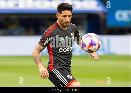 Buenos Aires, Argentinien. 11. September 2022. Milton Casco von River Plate erwärmt sich vor einem Spiel zwischen Boca Juniors und River Plate im Rahmen der Liga Profesional 2022 im Estadio Alberto J. Armando. (Endnote; Boca Juniors 1:0 River Plate) (Foto: Manuel Cortina/SOPA Images/Sipa USA) Quelle: SIPA USA/Alamy Live News Stockfoto