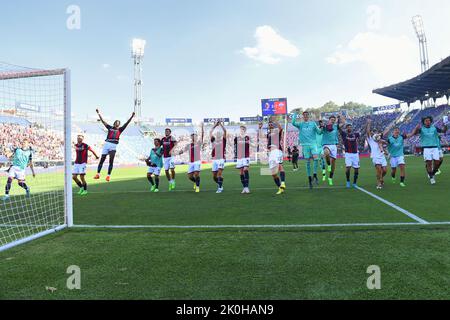 Bologna, Italien. 11. September 2022. Bologna Team feiert den Sieg während des FC Bologna gegen ACF Fiorentina, italienische Fußballserie Ein Spiel in Bologna, Italien, September 11 2022 Quelle: Independent Photo Agency/Alamy Live News Stockfoto
