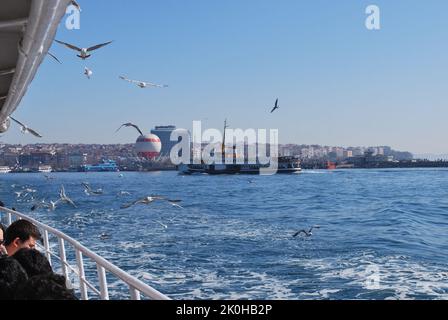 Istanbul, Türkei März 18,2012. Istanbul City Lines Fähre, kadiköy Fähre, Ballon Kadıköy, Stockfoto