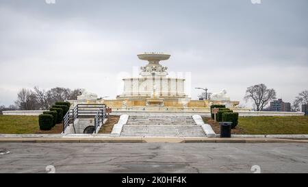 Eine szenische Aufnahme des James Scott Memorial Fountain in Belle Isle in Detroit, Michigan Stockfoto