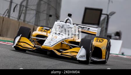 Monterey, CA, USA. 10. September 2022. A. Team Penske-Fahrer Scott McLaughlin nähert sich dem Korkenzieher der Firestone Grand Prix von Monterey übt # 2 auf dem WeatherTech Raceway Laguna Seca Monterey, CA Thurman James/CSM/Alamy Live News Stockfoto