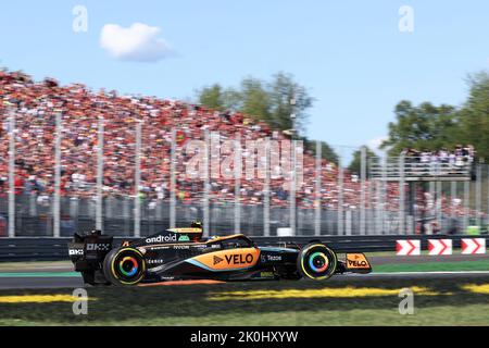 Monza, Italien. 11. September 2022. Lando Norris von McLaren auf Kurs während des Grand Prix von Italien F1, Quelle: Marco Canoniero/Alamy Live News Stockfoto