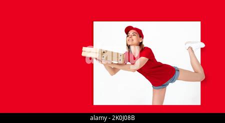 Pizza Lieferung Frau in Uniform hält Pizzakisten Stockfoto