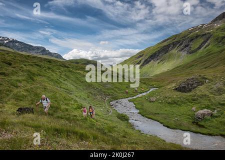 Wanderpfade am See Lago del Verney, Alpi Graie, alpen, Aostatal, Italien, Europa Stockfoto