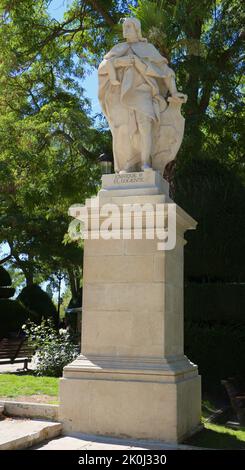 Stein geschnitzte Statue von Heinrich III von Kastilien bekannt als das Leiden aufgrund von Krankheit Paseo del Espolón Burgos Kastilien und Leon Spanien Stockfoto