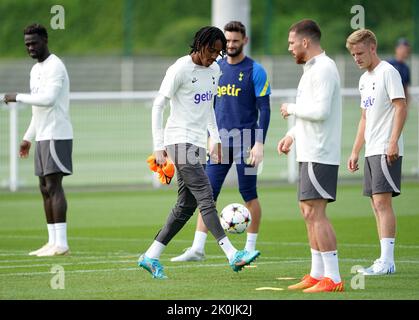 Tottenham Hotspur's Djed Spence während einer Trainingseinheit auf dem Hotspur Way Training Ground, London. Bilddatum: Montag, 12. September 2022. Stockfoto