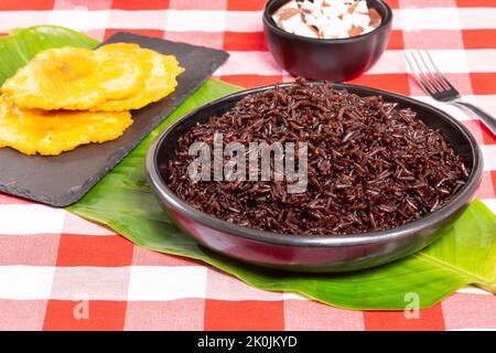 Reis mit Kokosnuss typisches Gericht der Karibikküste Stockfoto