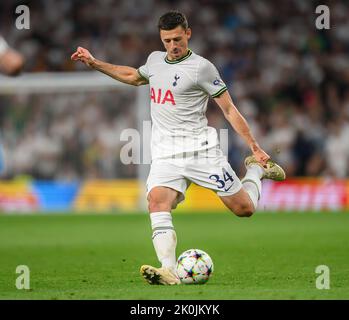 07 Sep 2022 - Tottenham Hotspur gegen Marseille - UEFA Champions League - Gruppe D - Tottenham Hotspur Stadium Clement Lenglet von Tottenham Hotspur gegen Marseille. Picture : Mark Pain / Alamy Stockfoto