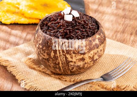 Reis mit Kokosnuss typisches Gericht der Karibikküste Stockfoto