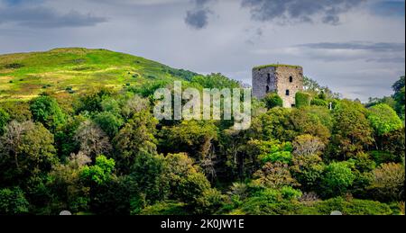 Die Ruinen von Dunollie Castle mit Blick auf Oban Bay, Schottland Stockfoto