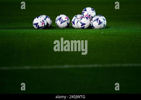 Turin, Italien. 11. September 2022. Die offiziellen Serie-A-Spielbälle Puma Orbita sind vor dem Fußballspiel der Serie A zwischen Juventus FC und US Salernitana zu sehen. Kredit: Nicolò Campo/Alamy Live Nachrichten Stockfoto