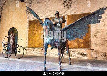 Ausstellung zu Orlando Furioso von Sara Balzani und Nicola Zamboni im Innenhof des Castello Estense, Ferrara Italien Stockfoto