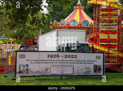 London, Großbritannien. 12. September 2022. Der Jahrmarkt in ShepherdÕs Bush ist geschlossen, um nach dem Tod von Königin Elizabeth II. Respekt zu zeigen. Kredit: Karl Black/Alamy Live Nachrichten Stockfoto