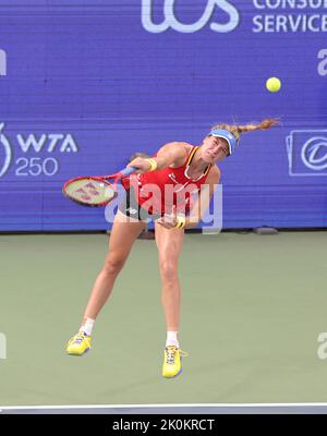 11. September 2022, Chennai, Tamil Nadu, Indien: Chennai Open WTA 250 :.ZUGER (SUI) vs .BOUCHARD (CAN)..BOUCHARD (CAN) in Aktion während der Chennai Open WTA 250 Turnier in Chennai am Montag...BOUCHARD (CAN) gewonnen von 6-7,2-6 (Bildnachweis: © Seshadri Sukumar/ZUMA Press Wire) Stockfoto