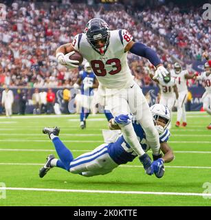 Houston, USA. 11. September 2022. Houston Texans Tight End O.J. HOWARD (83) ertappt im dritten Quartal einen Touchdown während des Spiels zwischen den Indianapolis Colts und den Houston Texans am 11. September 2022 in Houston, Texas. Die Indianapolis Colts und die Houston Texans spielten bis zu einem Unentschieden von 20-20. (Foto: Jerome Hicks/ Quelle: SIPA USA/Alamy Live News Stockfoto