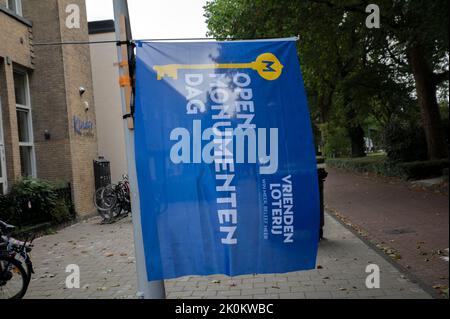 Öffnen Sie Die Flagge Von Monumenten Dag In Amsterdam, Niederlande 10-9-2022 Stockfoto