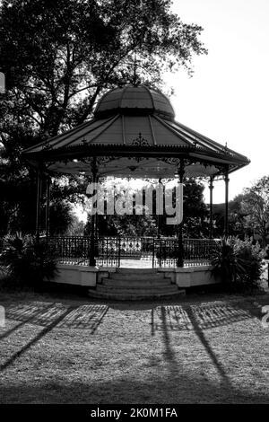 Der Bandstand auf den Quomps am Christchurch Quay in Dorset UK Stockfoto