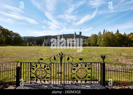 Schottland, Balmoral, Balmoral Castle, 2019, Mai, 14: Balmoral Castle and Grounds, Royal Deeside, Schottland. Stockfoto