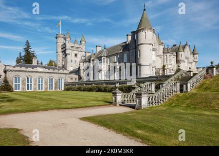 Schottland, Balmoral, Balmoral Castle, 2019, Mai, 14: Balmoral Castle and Grounds, Royal Deeside, Schottland. Stockfoto