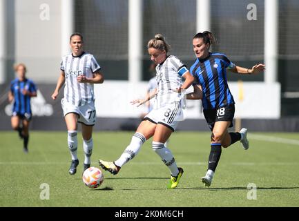 Martina Rosuci von Juventus Women und Beerensteyn von Juventus Women während der Frauen-Serie A, Fußballspiel zwischen Juventus Women und Inter Women, Stockfoto