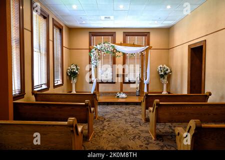 SANTA ANA, KALIFORNIEN - 22. AUGUST 2022: Hochzeitskapelle im Old Orange County Courthouse. Stockfoto