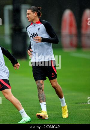 12.. September 2022, AXA Training Center, Kirkby, England: Liverpool FC Training und Pressekonferenz vor dem Champions League Spiel gegen Ajax am 13.. September: Darwin Nunez von Liverpool während der heutigen Trainingseinheit Stockfoto