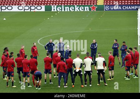 LIVERPOOL - die Mannschaft von Ajax während der Trainingseinheit vor dem Champions-League-Spiel gegen den FC Liverpool in Anfield am 12. September 2022 in Liverpool, Großbritannien. ANP MAURICE VAN STEEN Stockfoto