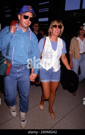 Garth Brooks und seine Frau Sandy um die 1990er Jahre Kredit: Ralph Dominguez/MediaPunch Stockfoto