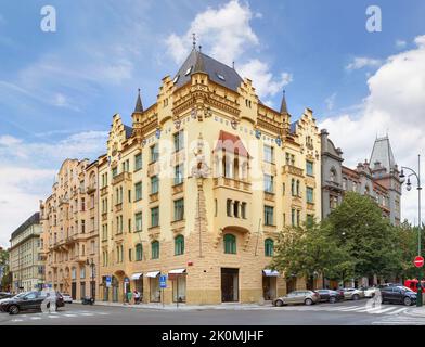 Schöne Häuser auf der Siroka Straße. Prag, Tschechische Republik. Stockfoto