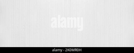 Weiß gestreiftes, verputztes Wandfragment Stockfoto