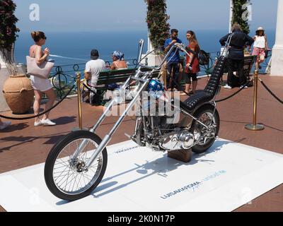 Berühmte Custom Harley Davidson Motorrad-Chopper aus dem Film Easy Rider auf dem Display in Capri Island, Kampanien, Italien Stockfoto