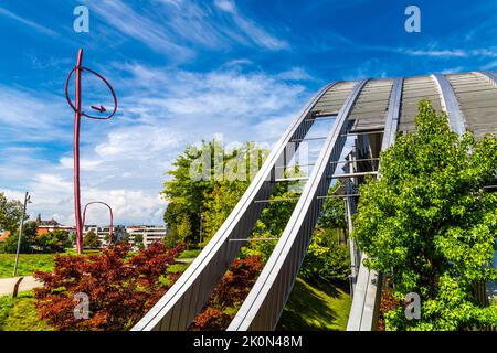 Außenansicht des Zentrums Paul Klee, entworfen vom Architekten Renzo Piano, Bern, Schweiz Stockfoto