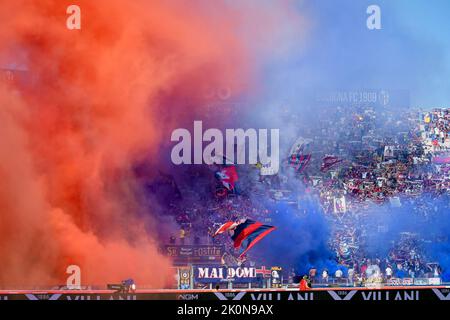 Bologna, Italien. 11. September 2022. Bologna Unterstützer während des FC Bologna gegen ACF Fiorentina, italienische Fußballserie Ein Spiel in Bologna, Italien, September 11 2022 Quelle: Independent Photo Agency/Alamy Live News Stockfoto