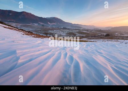 Ländliche Landschaft von turiec Region im Norden der Slowakei. Stockfoto