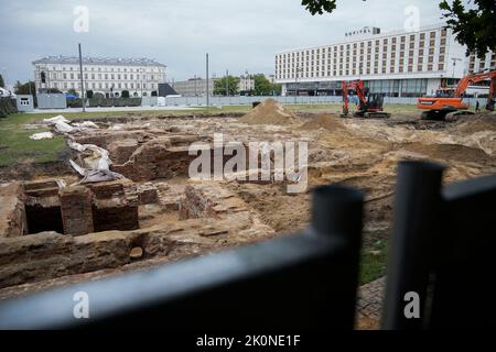 Die Überreste des 1944 von den Nazis zerstörten Sächsischen Palastes sind am 13. September 2022., 2022 auf dem Pilsudski-Platz in Warschau, Polen, freigelegt. A CO Stockfoto