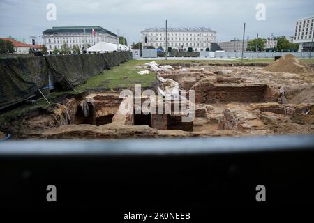 Die Überreste des 1944 von den Nazis zerstörten Sächsischen Palastes sind am 13. September 2022., 2022 auf dem Pilsudski-Platz in Warschau, Polen, freigelegt. A CO Stockfoto