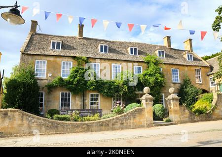 Haynes Fine Art Gallery im Picton House, einem Kunsthändler im malerischen Cotswold-Dorf Broadway, Cotswolds, Worcestershire, England, Großbritannien Stockfoto