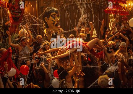 VERÖFFENTLICHUNGSDATUM: 6. Januar 2023. TITEL: Babylon. STUDIO: Paramount Pictures. REGIE: Damien Chazelle. HANDLUNG: In Hollywood während des Übergangs von Stummfilmen zu Talkies, mit Fokus auf eine Mischung aus historischen und fiktionalen Charakteren. MIT MARGOT ROBBIE als Nellie LaRoy. (Kreditbild: © Paramount Pictures/Entertainment Pictures) Stockfoto