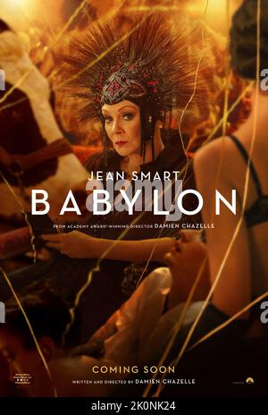 VERÖFFENTLICHUNGSDATUM: 6. Januar 2023. TITEL: Babylon. STUDIO: Paramount Pictures. REGIE: Damien Chazelle. HANDLUNG: In Hollywood während des Übergangs von Stummfilmen zu Talkies, mit Fokus auf eine Mischung aus historischen und fiktionalen Charakteren. MIT Jean SMART als Elinor St. John. (Kreditbild: © Paramount Pictures/Entertainment Pictures) Stockfoto