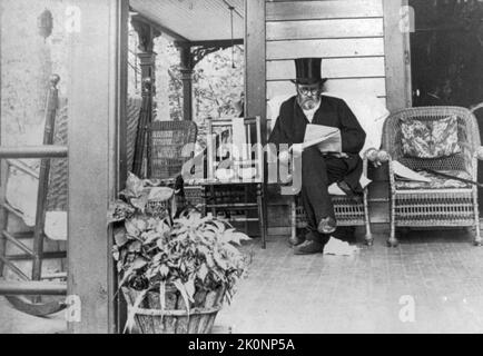Letztes Foto, das von Präsident Ulysses S. Grant auf seiner Sommerhausverande aufgenommen wurde. Nur vier Tage vor seinem Tod. Stockfoto