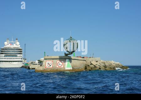 Der Hafen von Palamós liegt in der Provinz Gerona, Katalonien, Spanien an der Costa Brava Stockfoto