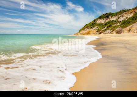 Idyllischer Espelho Strand in Trancoso an sonnigen Tagen, Bahia, Nordostbrasilien Stockfoto