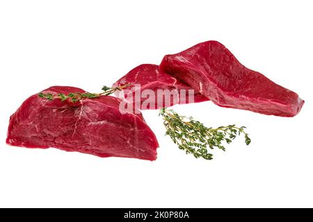 Rohes, knochenloses Streifensteak auf weißem Hintergrund isoliert Stockfoto