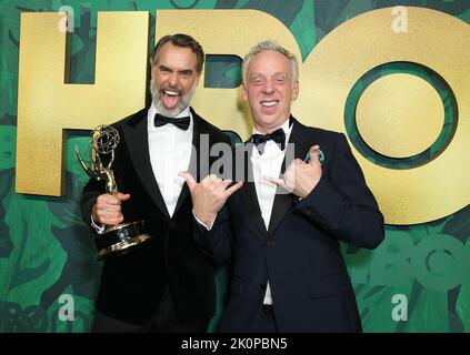 West Hollywood, USA. 12. September 2022. Murray Bartlett und Mike White nehmen am 12. September 2022 an der HBO Emmy's Party 2022 in den San Vicente Bungalows in West Hollywood, Kalifornien, Teil. Foto: Crash/imageSPACE/Sipa USA Kredit: SIPA USA/Alamy Live News Stockfoto