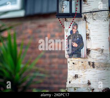 Am 21. Juni 2016 wurde Matthew Kitandwe, ein 18-jähriger Britisch-Ugander, vor seinem Haus in der Wayford Street, Battersea, London, Großbritannien, ermordet. Stockfoto