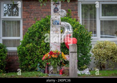 Am 21. Juni 2016 wurde Matthew Kitandwe, ein 18-jähriger Britisch-Ugander, vor seinem Haus in der Wayford Street, Battersea, London, Großbritannien, ermordet. Stockfoto