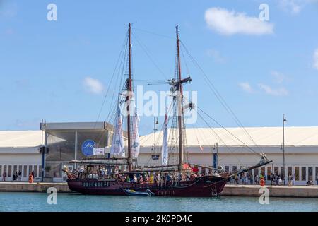 GENUA, ITALIEN 25. JUNI 2022 - das spanische Hochschiff Atyla vertäute im Hafen von Genua, Italien Stockfoto